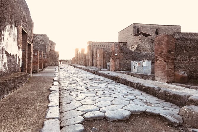 Pompeii Private Tour with expert local guide - Where you finish: Piazza Esedra makes the next step easier
