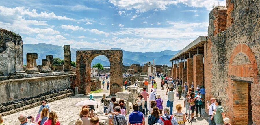 Pompeii: Private Tour with Hotel Pickup and Entry Ticket - The Van Ride and the Rhythm of a 12-Hour Day