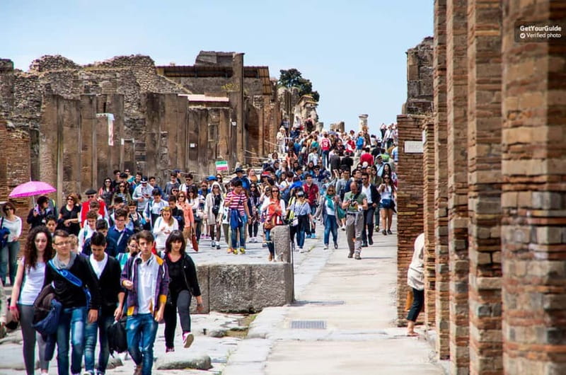 Pompeii Ruins 2-Hours Guided Tour and priority entry ticket - Starting the route at the most important Pompeii stops