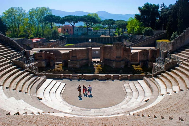 Pompeii Ruins 2-Hours Guided Tour and priority entry ticket - Termopolia and a bakery with cooking utensils you can still see