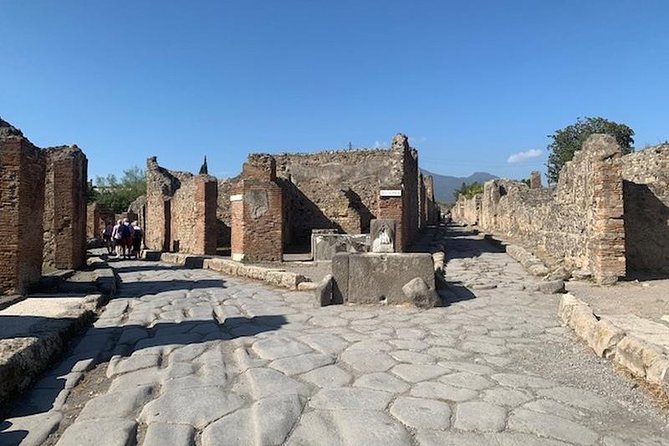 Pompeii Ruins Special - Key Things You’ll Notice on This Pompeii Walk