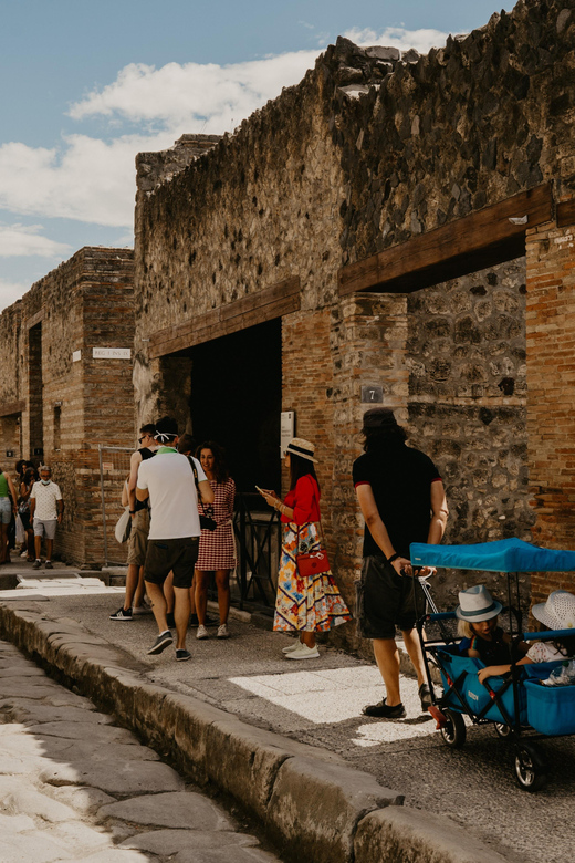 Pompeii Ruins & Vesuvius Full-Day Tour from Pompeii - Skip-the-line tickets and what the package is really buying you