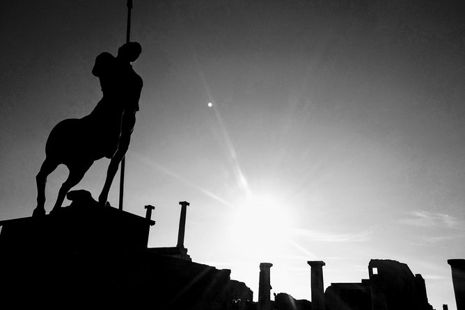 Pompeii ruins - Your 2-Hour Route: Architecture, Daily Life, and the 79 AD Timeline