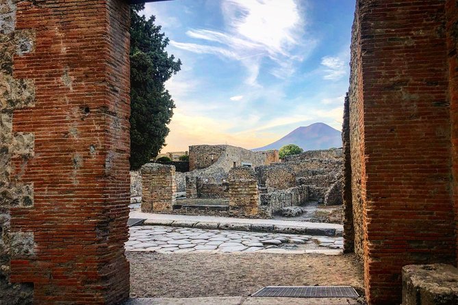Pompeii Skip-the-Line Entry Small Group Guided Tour - What kind of traveler will love this?
