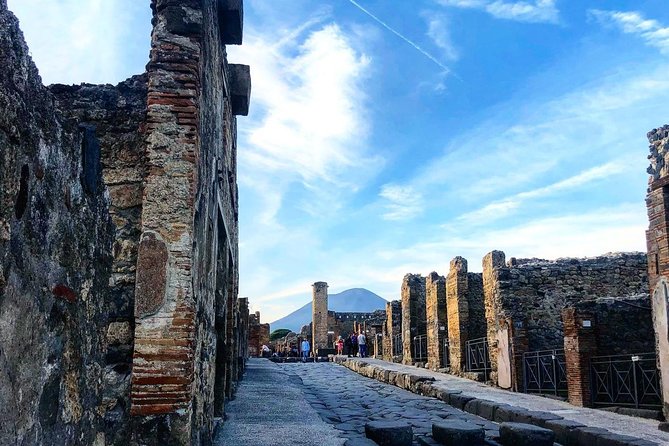 Pompeii Skip-the-Line Entry Small Group Guided Tour - Should you book this Pompeii skip-the-line guided tour?