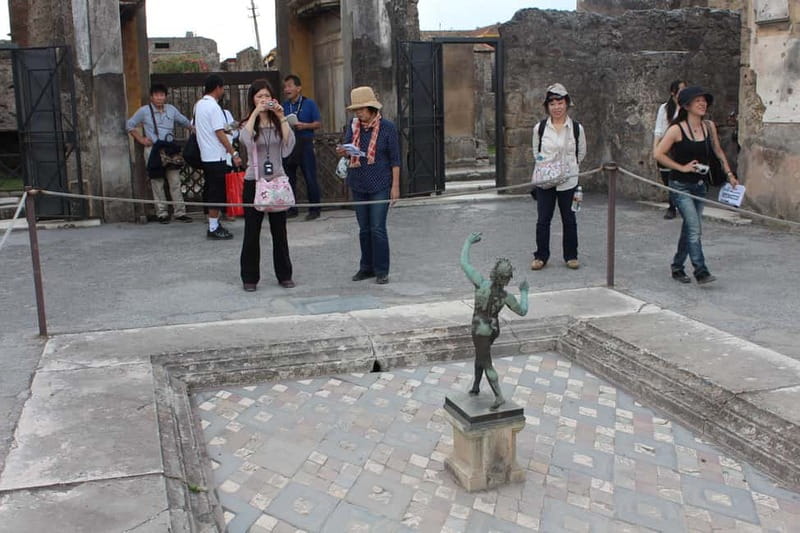 Pompeii: Skip-the-Line Guided Archaeological Discovery Tour - Key things you’ll notice fast