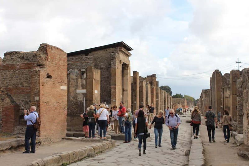 Pompeii: Skip-the-Line Guided Archaeological Discovery Tour - Skip-the-line at Pompeii: what it really buys you