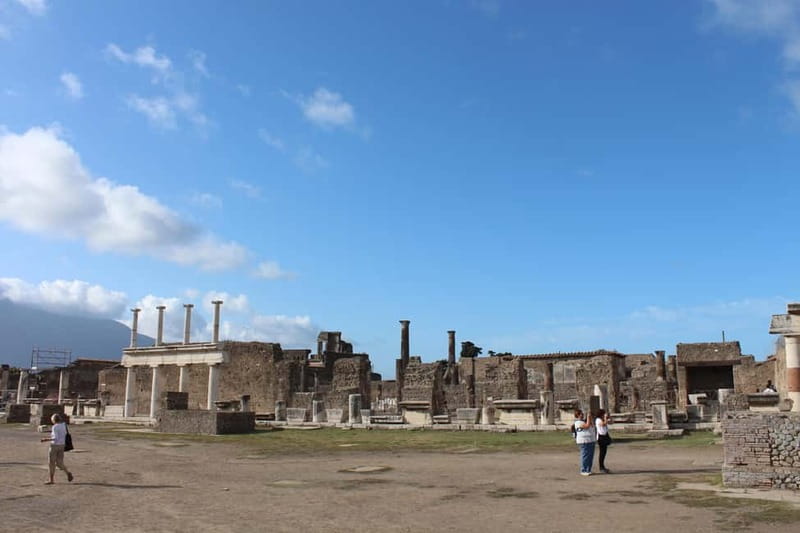 Pompeii: Skip-the-Line Guided Archaeological Discovery Tour - Practical rules that can trip you up (so you don’t lose time)