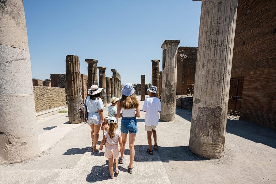 Pompeii: Skip-the-Line Guided Tour - Stop for photos and facts at the Pompeii Amphitheater