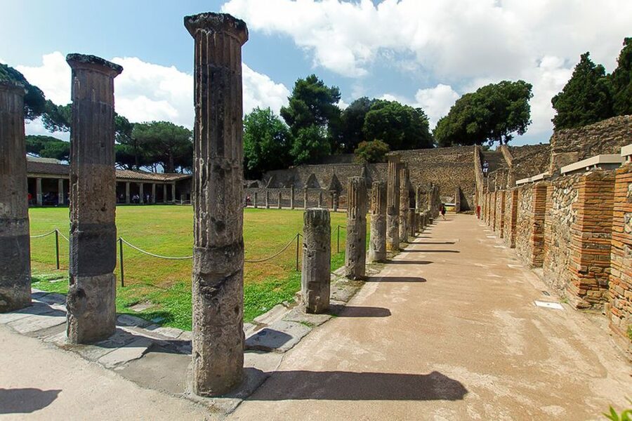 Pompeii: Skip-the-Line Guided Tour with Expert Archaeologist - Why Pompeii Works Best With a Real Archaeologist