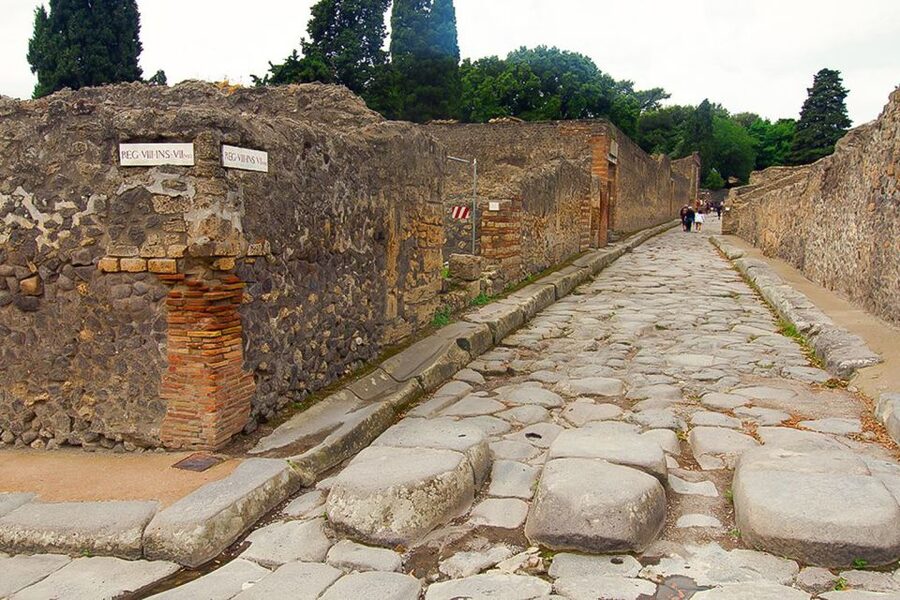 Pompeii: Skip-the-Line Guided Tour with Expert Archaeologist - Value: Is $70 a Good Deal for Pompeii?