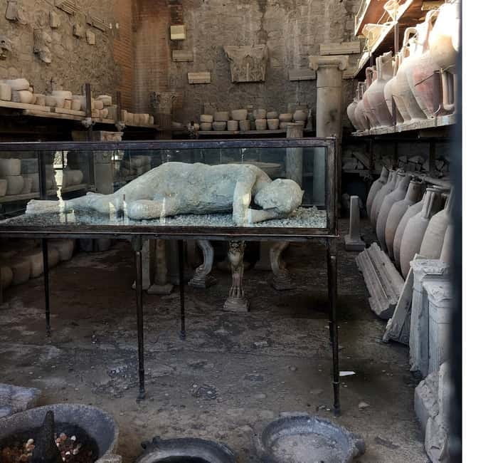 Pompeii: Skip-the-Line Private Tour with Archaeologist Guide - At the Pompeii gate: the payoff of priority entry