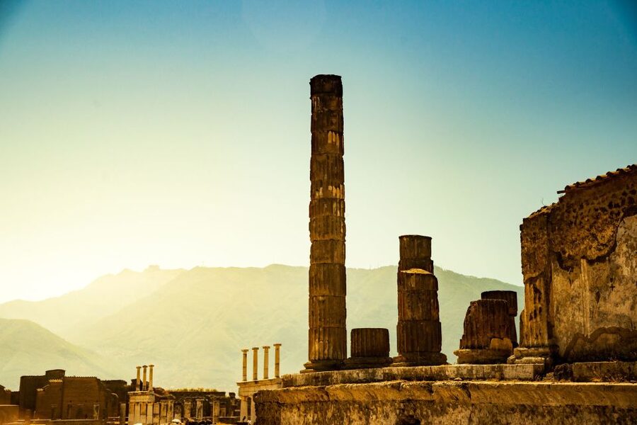 Pompeii: Skip-the-line-Ticket and Guided Tour - Porta Marina Superiore: entering Pompeii the way locals would have