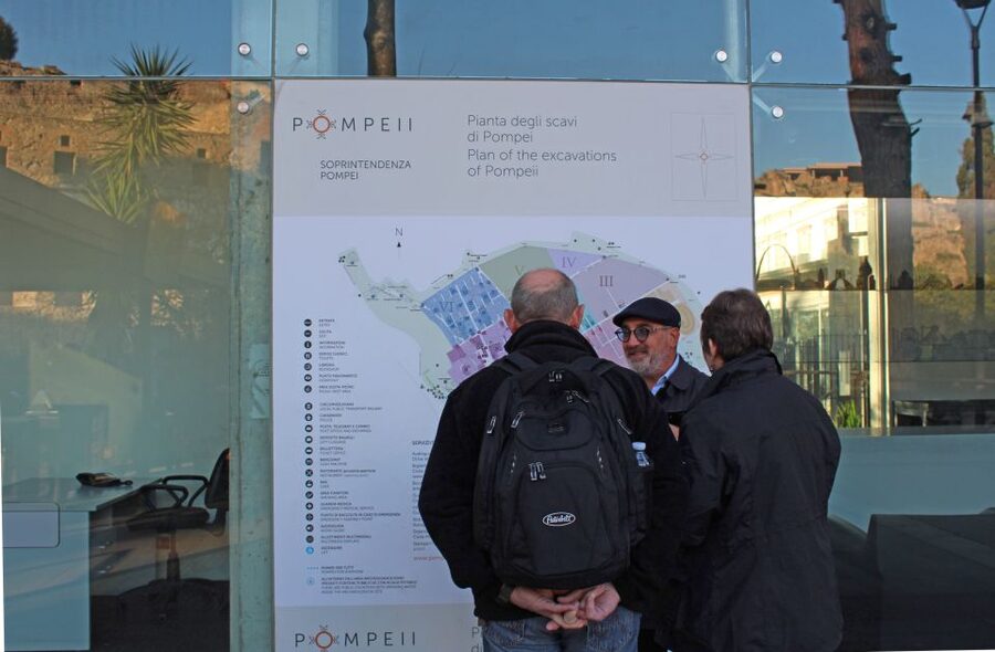 Pompeii: Skip-the-Line Tickets and Tour with Archaeologist - Where you start at Coffee Shop Vittoria near Porta Marina Inferiore