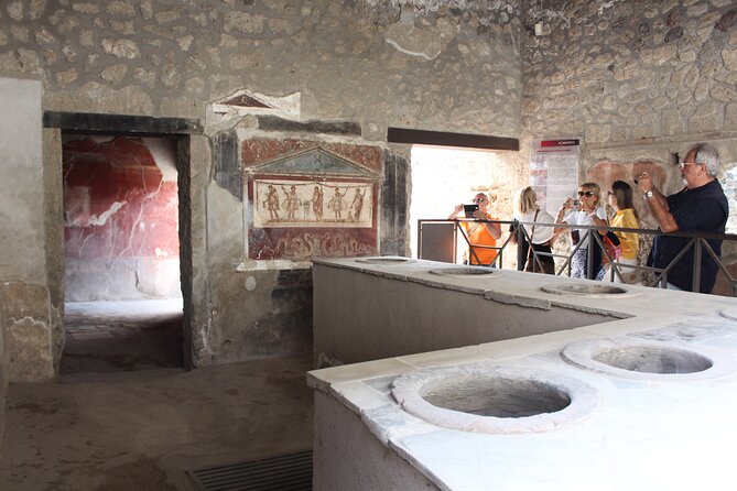 Pompeii Skip-the-Line Tour – Private and limited group options - Language, audio devices, and why the group size matters