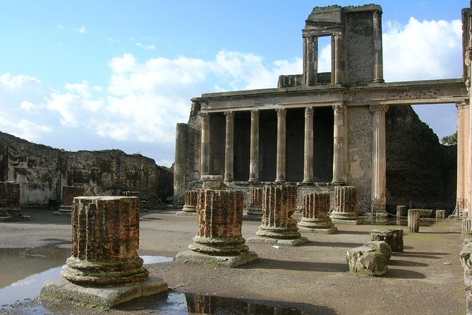 Pompeii Small Group Tour with an Archaeologist - Comfort and timing: how to make two hours feel like more