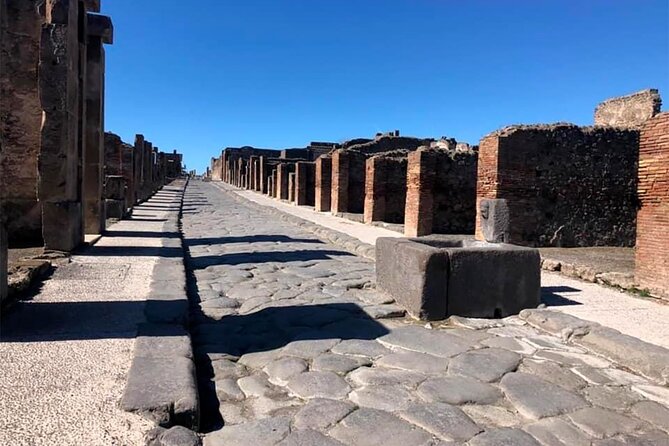 Pompeii small group tour with skip-the-line entrance included - Small Group Size: Better Than Big Buses, But Not Private