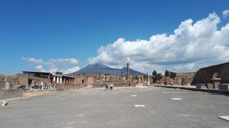 Pompeii Sunset tour for small group - Licensed Guide Value: What $52 Actually Buys You