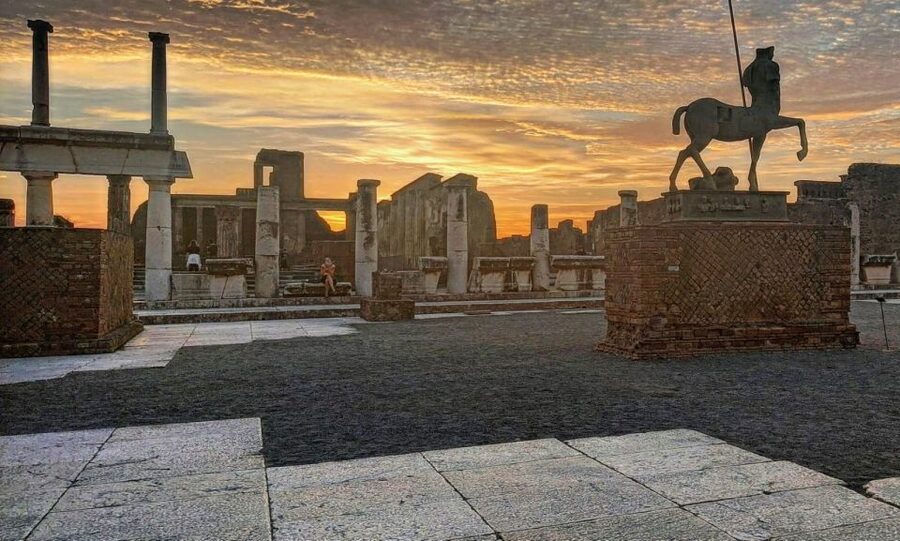 Pompeii Sunset tour for small group - Meeting Near Parking Zeus: Finding the Guide Fast