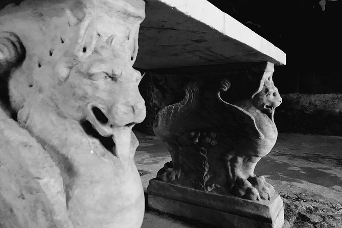 Pompeii Tour & Admission included in a Small Group - Two major house stops: Casa del Fauno and the Vettii house