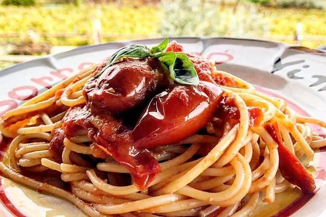 Pompeii Tour & Lunch with Wine Tasting Experience - What to expect at lunch: menu, pacing, and vegetarian planning
