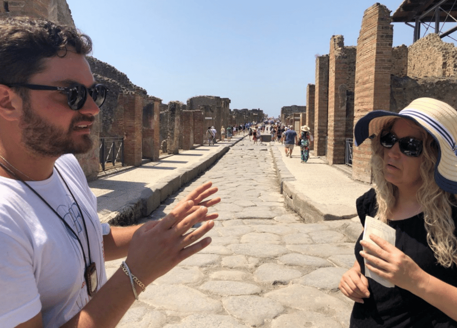 Pompeii VIP 3h Tour: Skip-the-line with your Archaeologist - Domus Stops and Restorations: House of Golden Cupids