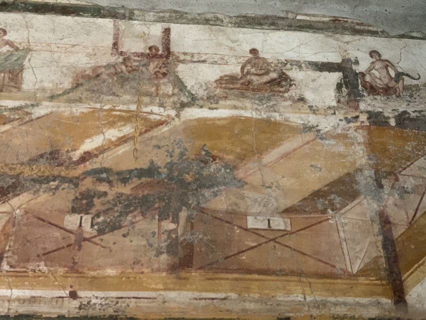 Pompeii VIP 3h Tour: Skip-the-line with your Archaeologist - Via dell’Abbondanza to the Fugitives’ Garden