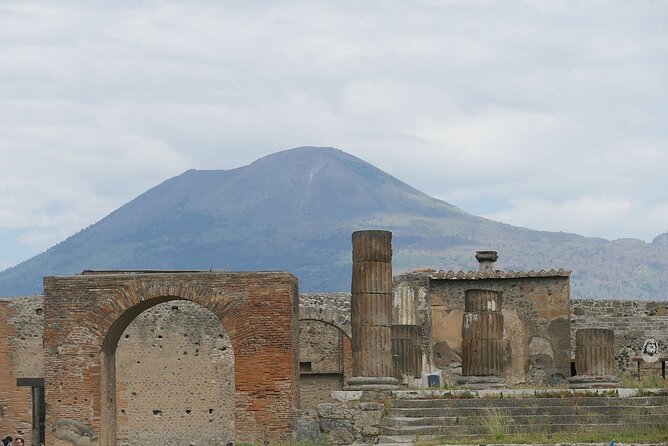 Pompeii Walking Tour: The Real History of the Ruins - Meeting at InStazione: the only logistics problem to watch