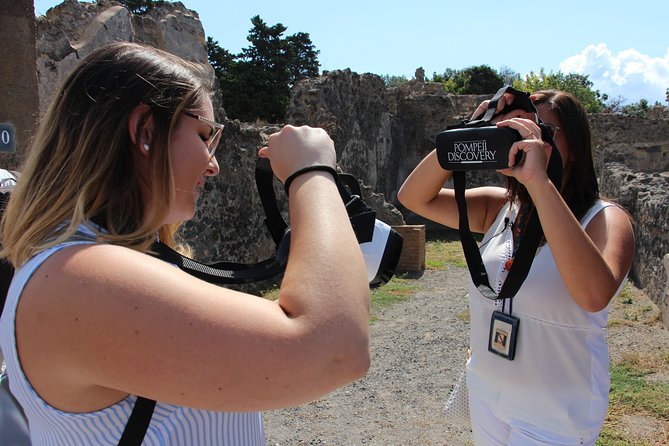 Private Guided Tour and VR Headsets in the Ancient Pompeii - Best for Families, History Lovers, and First-Timers