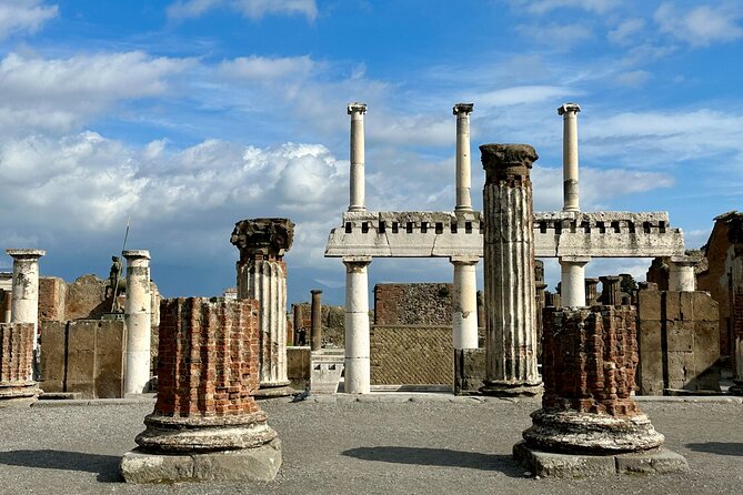 Private Guided Tour of Pompeii Excavations - Crowd control and pacing: the unglamorous part that matters