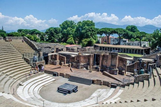 Private Guided Tour of Pompeii. Sunset Tour - Forum landmarks: Granai del Foro and Terme del Foro