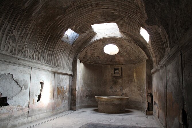 Private half-day tour with expert guide in the archaeological site of Pompeii - How the guides shape your understanding (and why that’s the real purchase)
