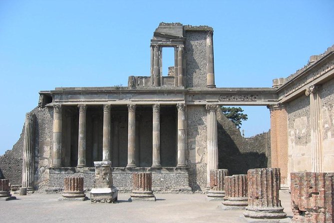Private Pompeii Tour with 3D Virtual Reality Headset - Tour Assistant Only - The Walking Portion: Comfort, Pace, and Uneven Ground