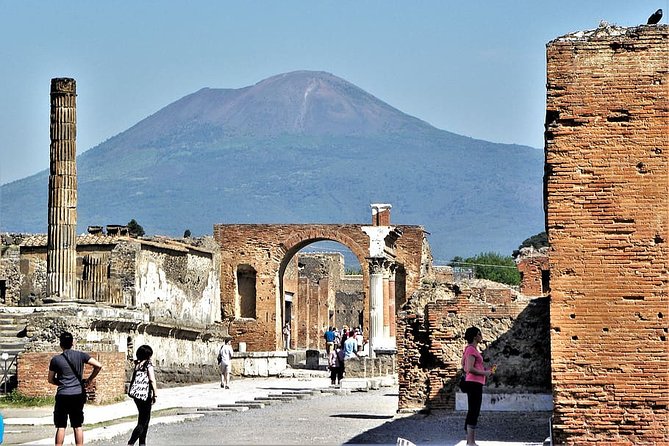 Private Tour of Pompeii with official tour guide and skip the line tickets - Where it starts and how to plan your day