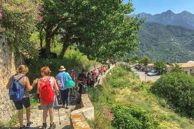 Private Tour: The Path of the Lemons - Getting Oriented in Maiori and What to Wear