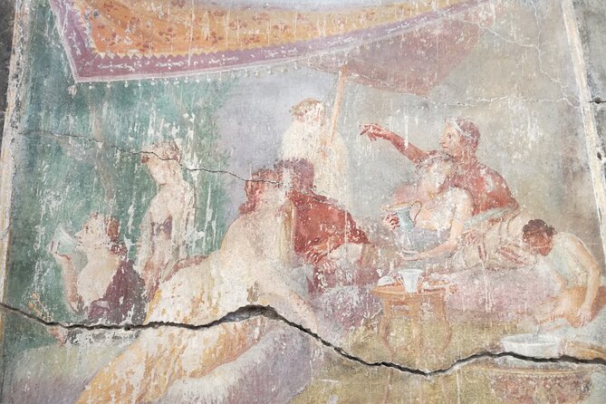 Private Tour with Official Guide through the wonders of Pompeii. - The value of an official guide in Pompeii
