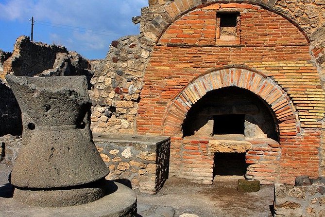Private Tour with Official Guide through the wonders of Pompeii. - Casa dei Vettii: frescoes and mosaics you can actually picture