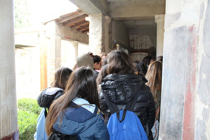 Skip-the-Line Pompeii Tour for Kids with an Archaeologist - Entering Pompeii with guaranteed skip-the-line access