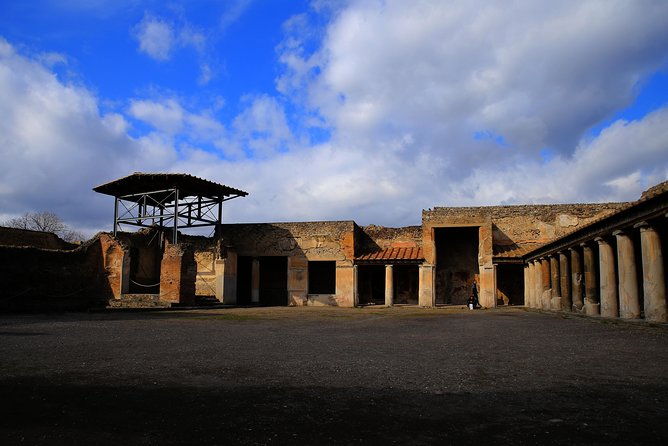Small Group Guided Walking Tour of Ancient Pompeii Highlights - Key Pompeii Highlights That Matter