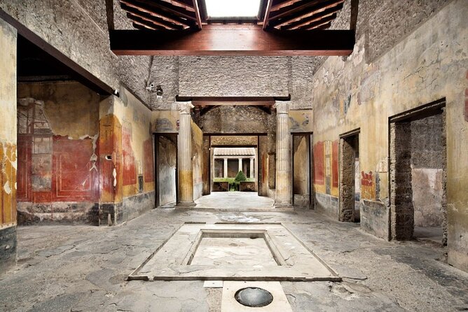Small-Group Tour in Pompeii with a Real Archeologist, ticket included - 2.5 hours and 9 stops: how the pace really works