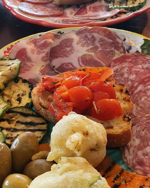 Sorrento: Pompeii Tour with guide, ticket & lunch included - Lunch and Wine Tasting at the Vineyard Stop