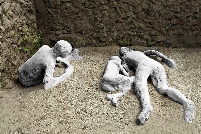 Stories of Pompeii: Small Group tour with archeology expert guide - Who this tour fits best