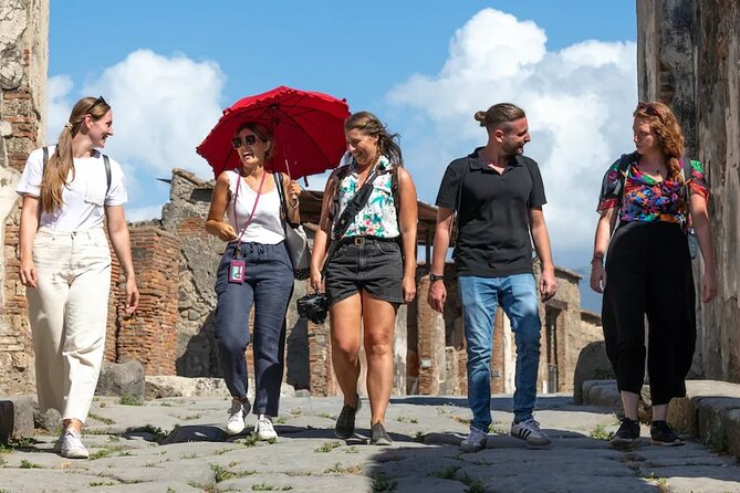 Stories of Pompeii: Small Group tour with archeology expert guide - Where you meet and how you avoid the first headache