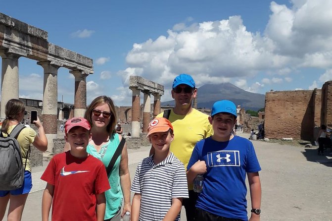 Tour of Pompeii for families with Transfer from Naples & Sorrento - Foro de Pompeya: where city life becomes a story you can follow