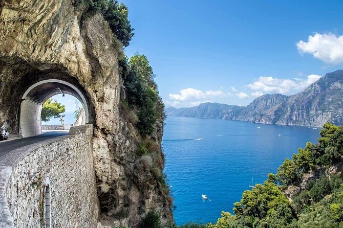 Transfers from Naples to Sorrento Positano Amalfi Ravello Maiori - Key highlights at a glance